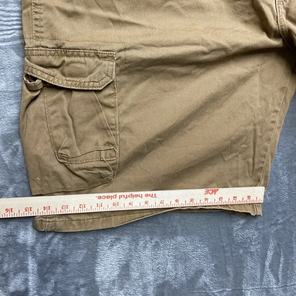 Vintage Wrangler Cargo Shorts Men’s Size 44 Tan‎
